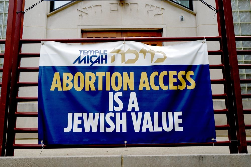 Sign advocating for Jewish abortion rights